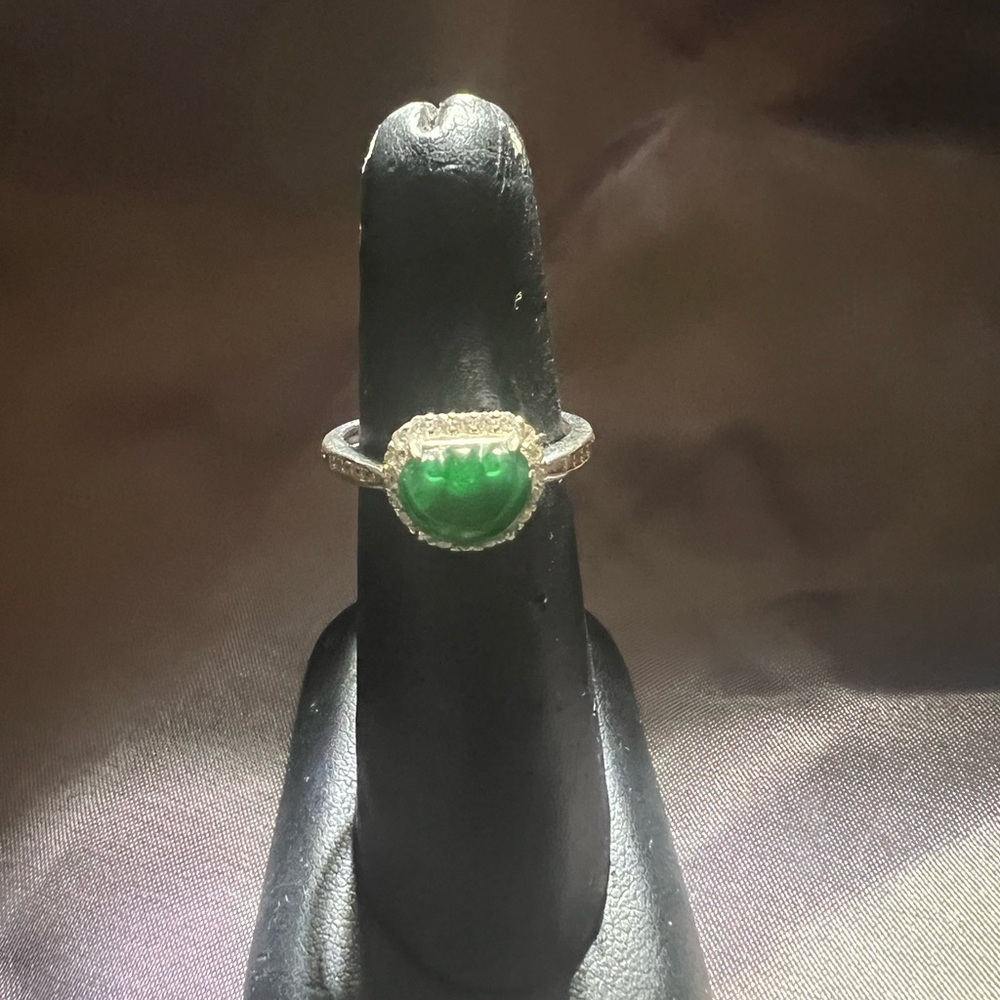 Elegant Green Gemstone Ring